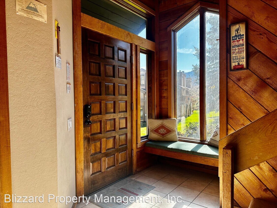 4 br, 2.5 bath House 418 Snowcreek Road House Rental in Mammoth