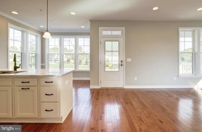 Building Photo - 1020 Railroad Ave