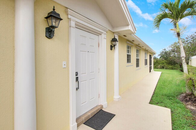 Foto del edificio - 10792 SW Dardanelle Dr