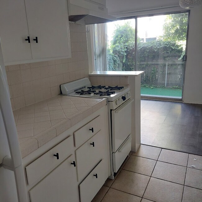 Foto del edificio - 3820 Frances Ave