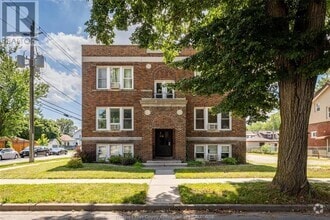 Building Photo - 1495 Gladstone Ave