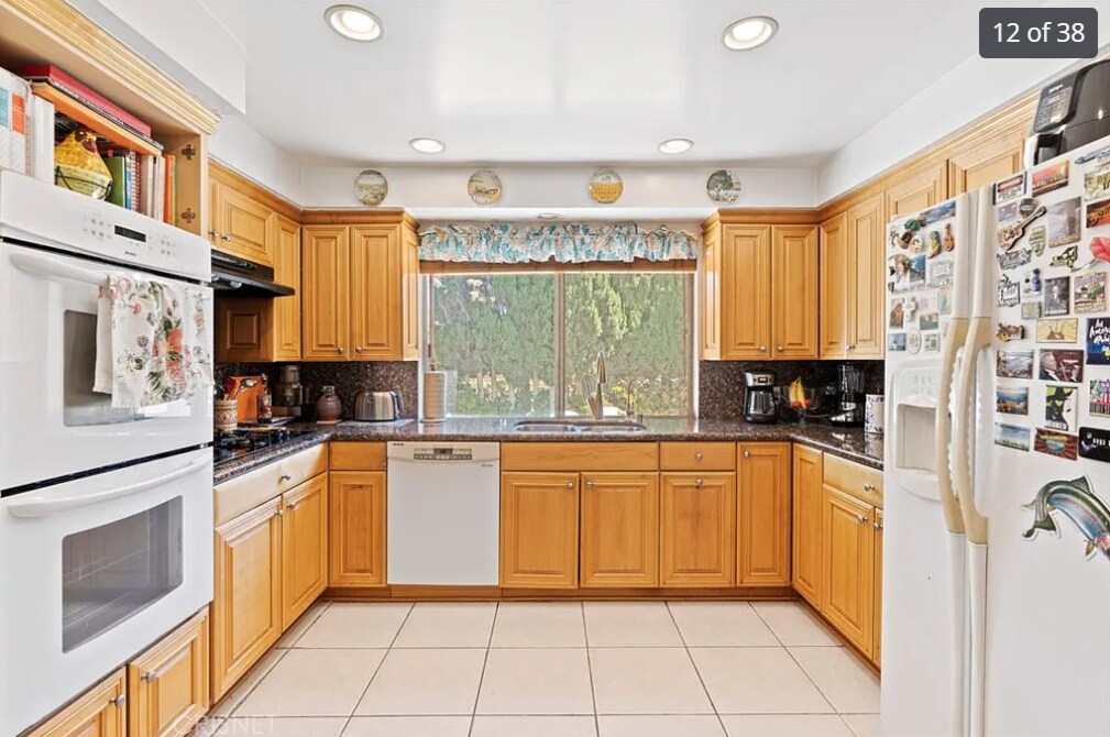 20013 Lassen St, Chatsworth, CA 91311 Apartments in Chatsworth, CA