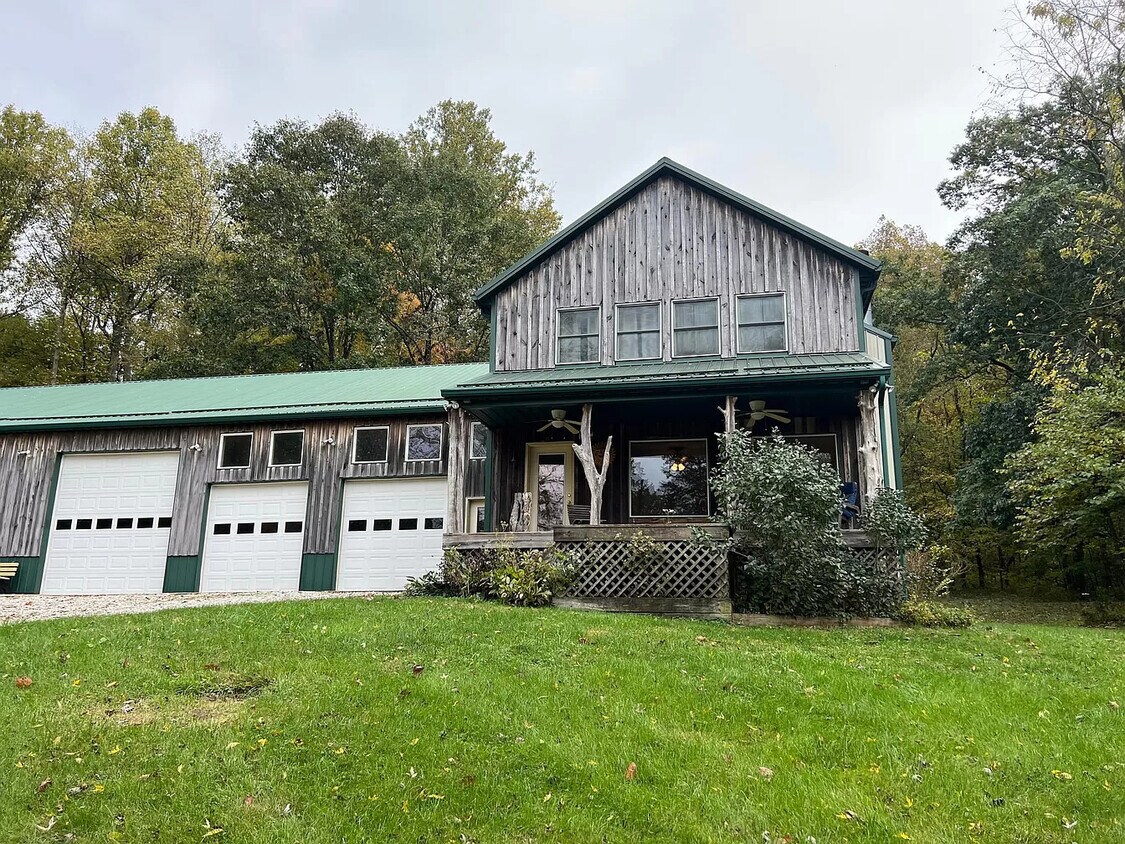 Primary Photo - 1425 County Rd 300 W