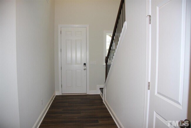 Building Photo - 2926 Thirlestane Dr