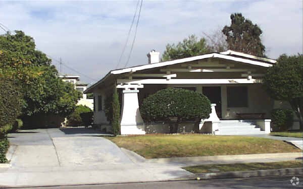 Primary Photo - 903 E Acacia Ave