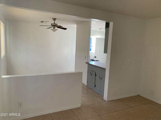 Foto del edificio - 2856 W Butler Dr