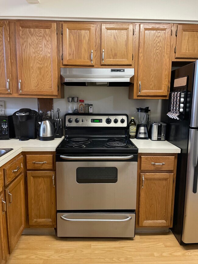 25 Grand St Unit 122, Norwalk, CT 06851 Condo for Rent in Norwalk, CT