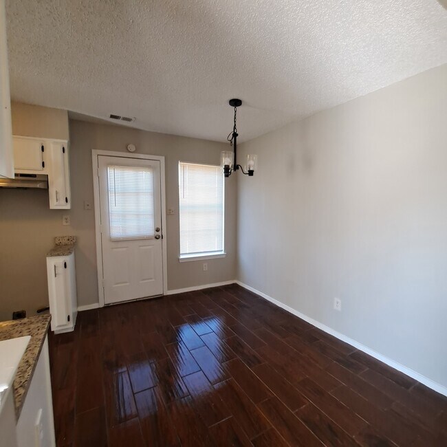 Building Photo - 4551 Summer Creek N