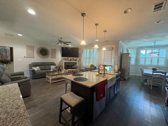 Foto del edificio - 7856 Country Lake Dr