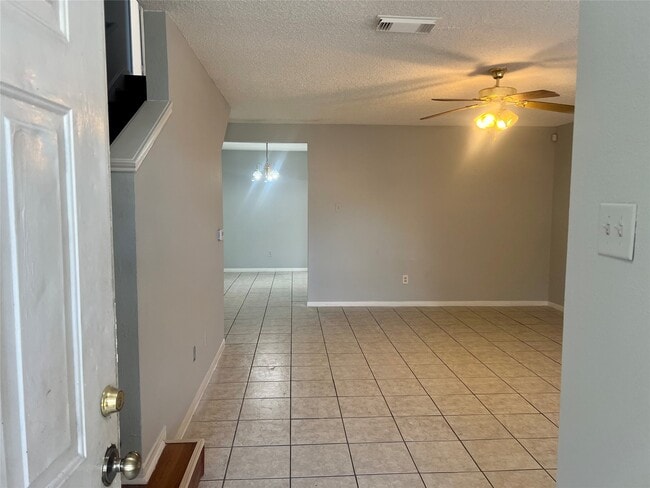 Foto del edificio - 7740 Ellis Dr