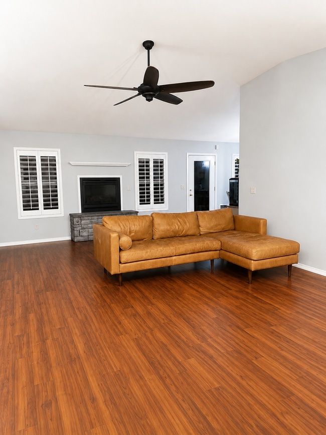 Building Photo - 313 N Mogollon Trl