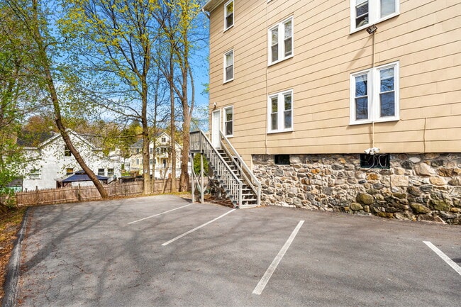 Foto del edificio - 22-26 Waltham St Maynard