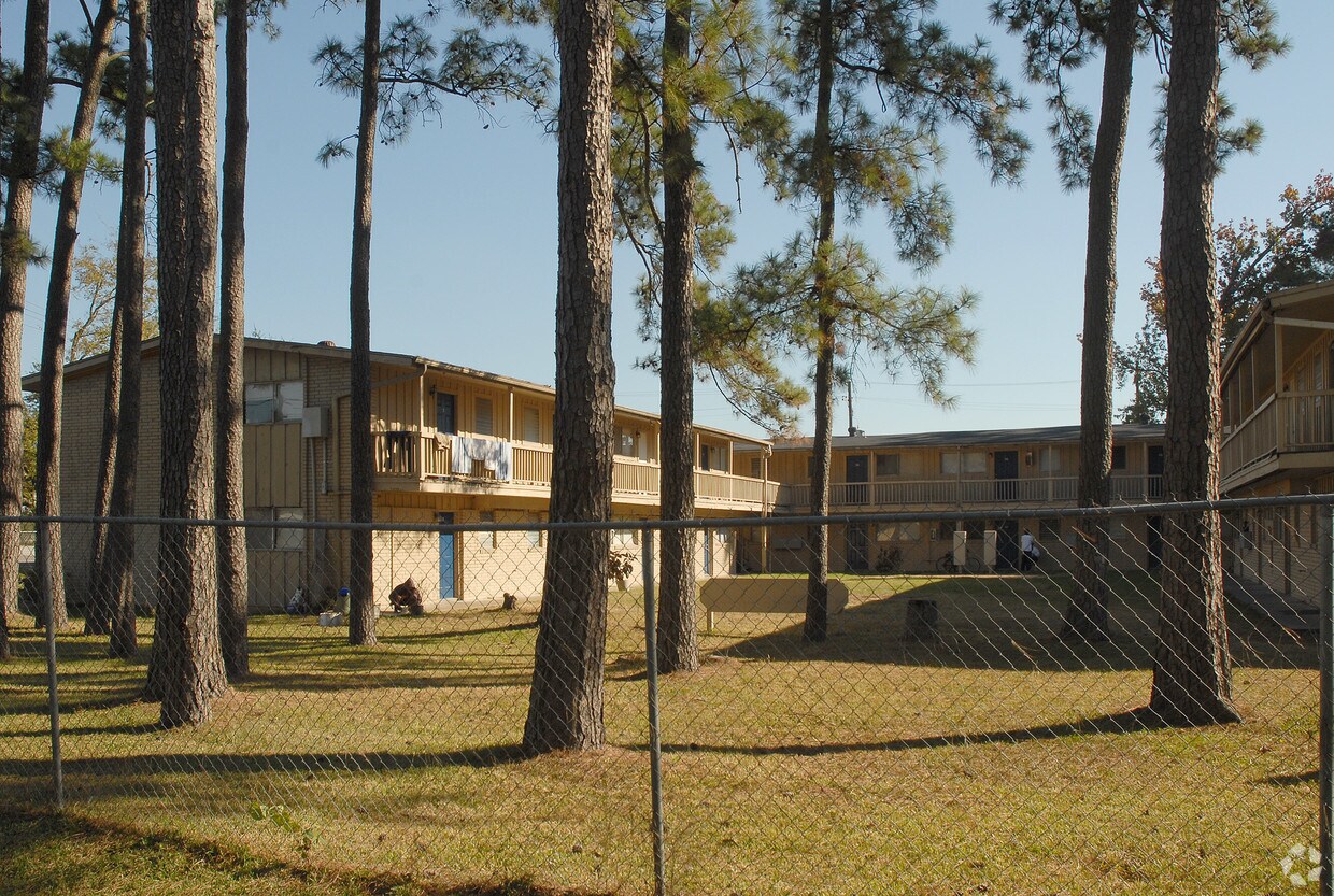 Primary Photo - Monterrey Apartments