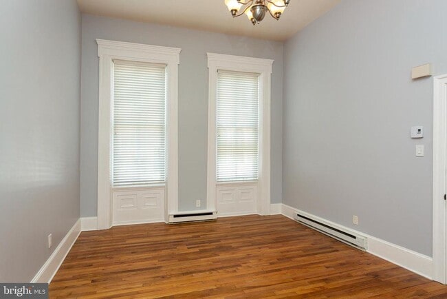 Building Photo - 1728 Mt Vernon St