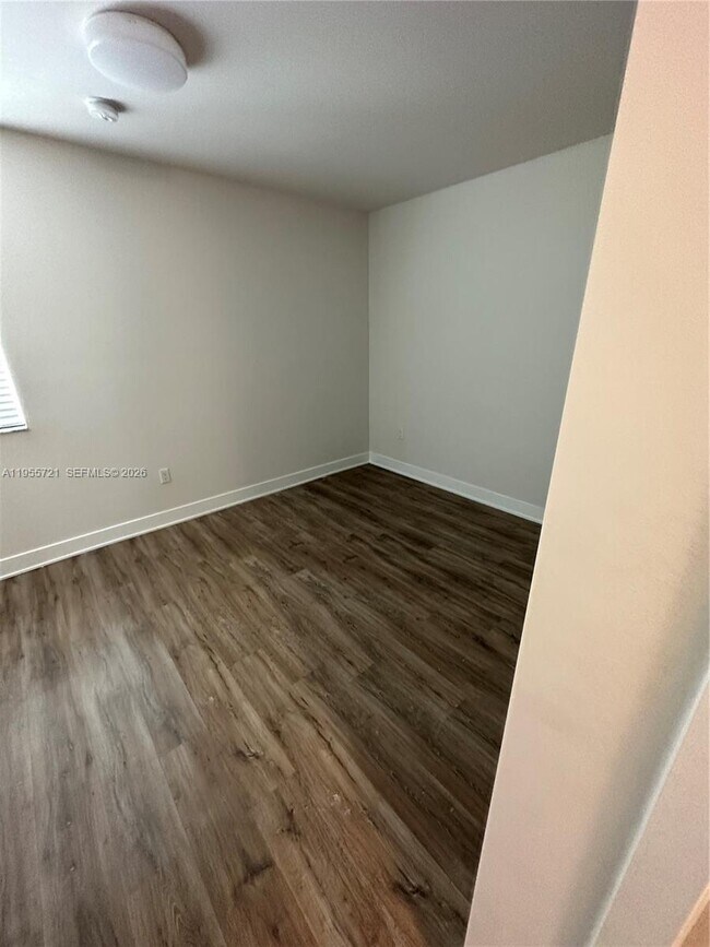 Foto del edificio - 12109 NE 5th Ave