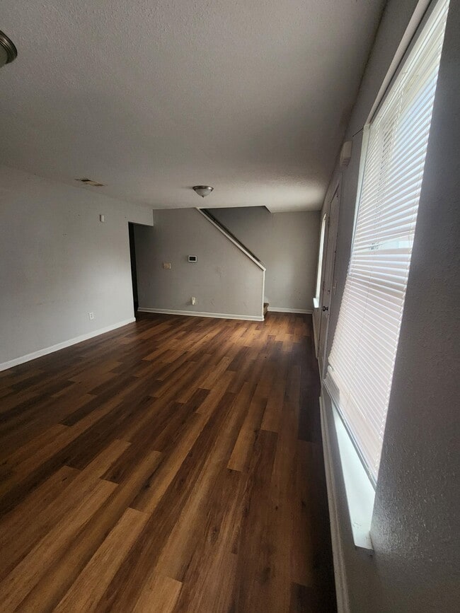 Building Photo - 281 Bond Ave