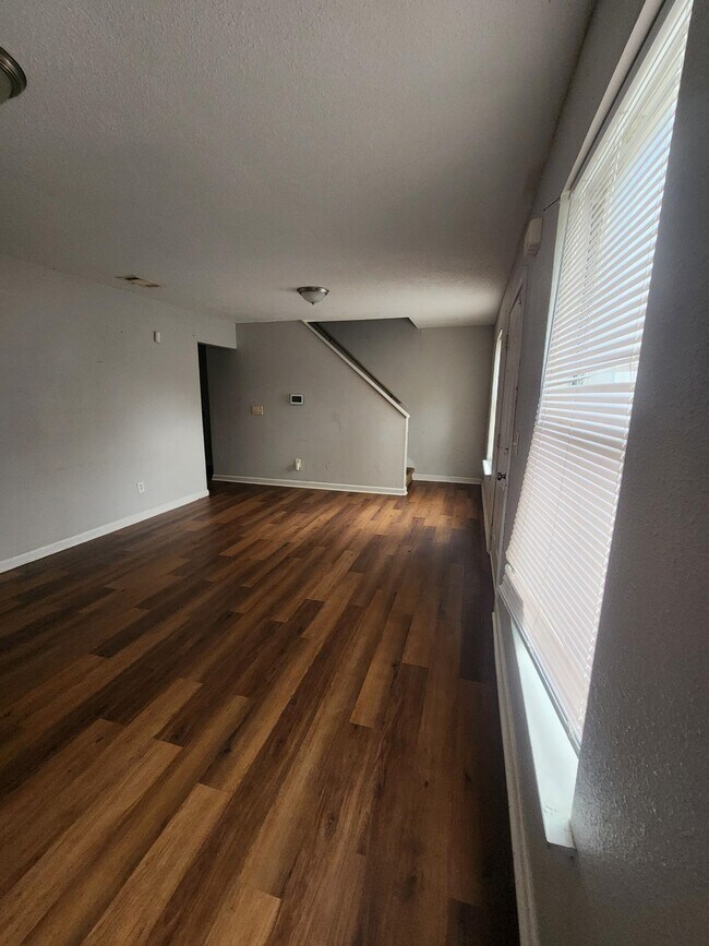 Foto del edificio - 281 Bond Ave