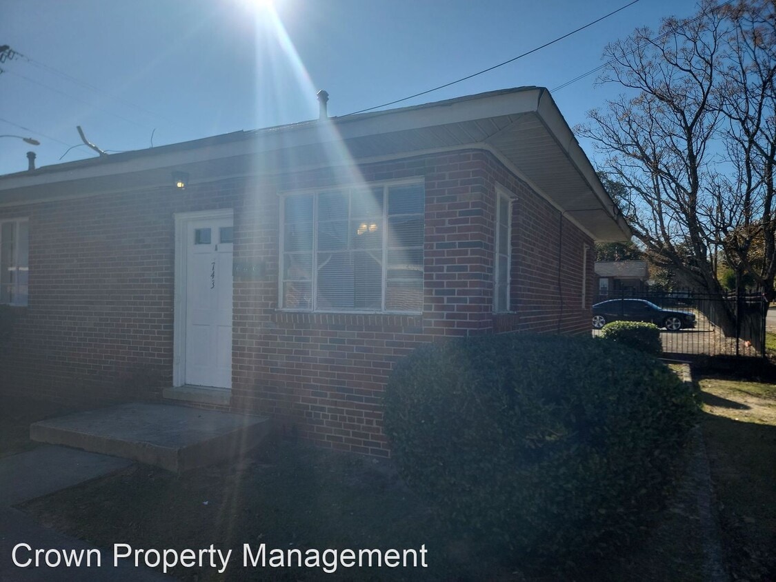 Primary Photo - 2 br, 1 bath House - 743 A Shull Street