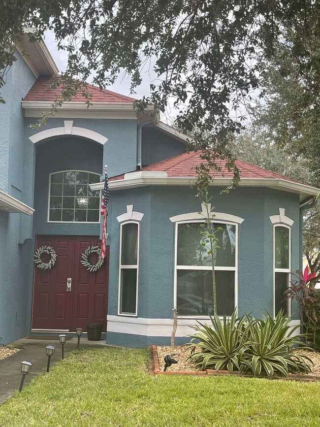 Foto del edificio - Beautiful 4 Bedrooms / 2.5 Bath - Pool Hom...