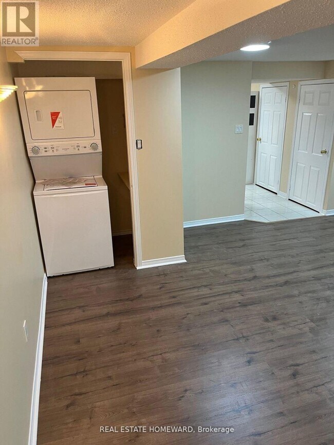 Building Photo - 810 Sanok Dr