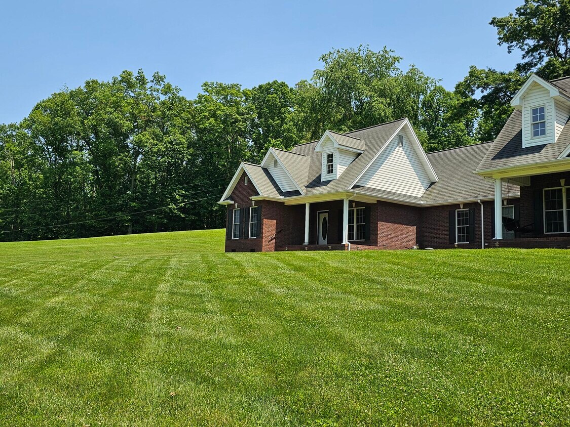 Foto principal - 8638 Reedy Creek Rd