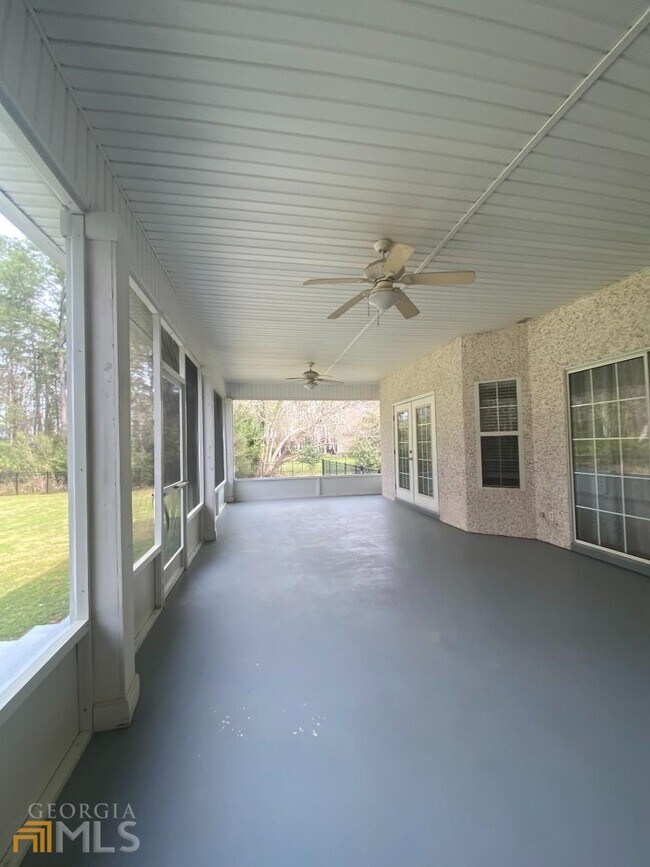 Building Photo - 104 Carrington Way