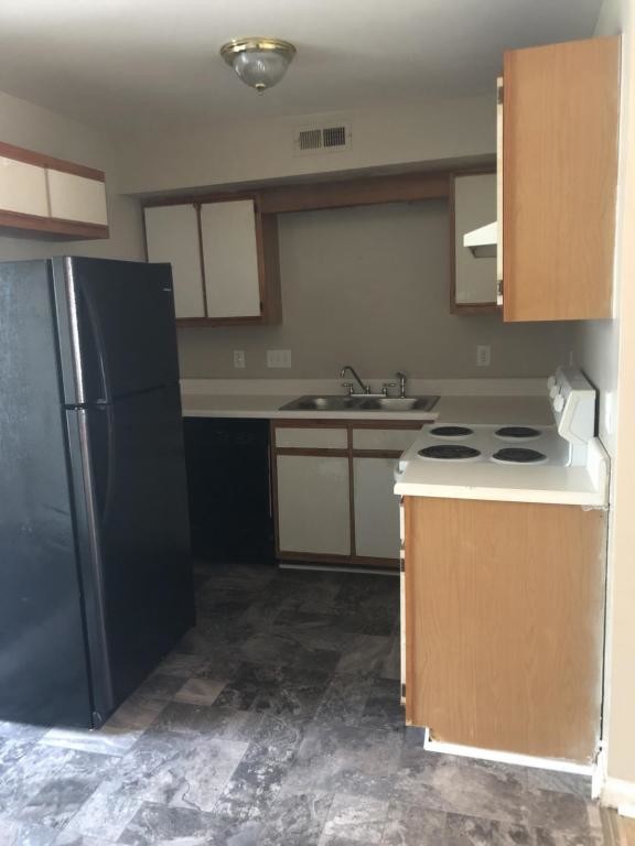 Building Photo - 312 Ardale Dr