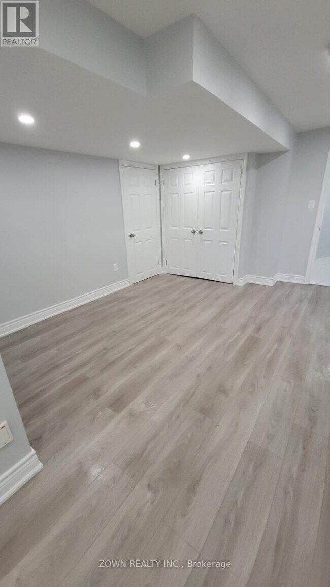 Photo du bâtiment - 1668 Portland Ct