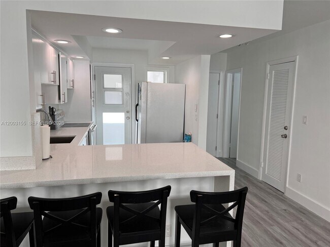 Foto del edificio - 240 Galen Dr