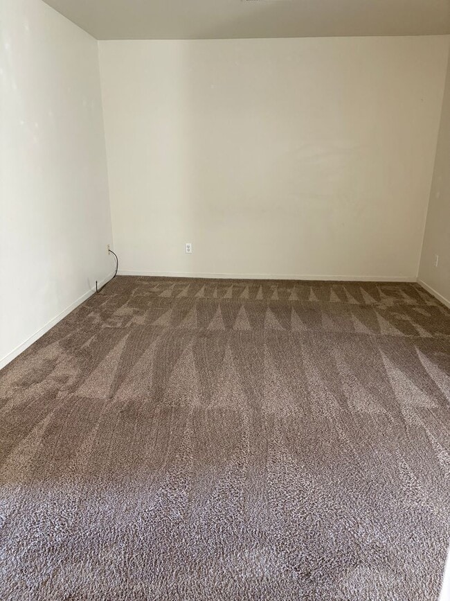 Building Photo - 137 Dayton Village Pkwy