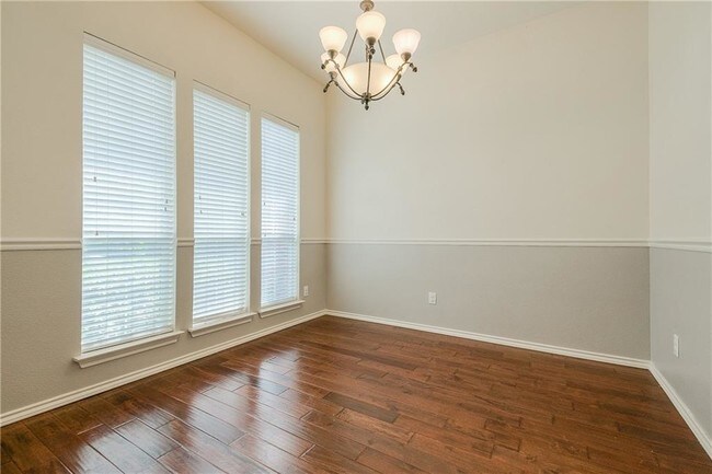 Building Photo - 100 Sparrow Hawk Dr