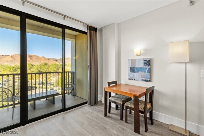 Foto del edificio - 29 Montelago Blvd