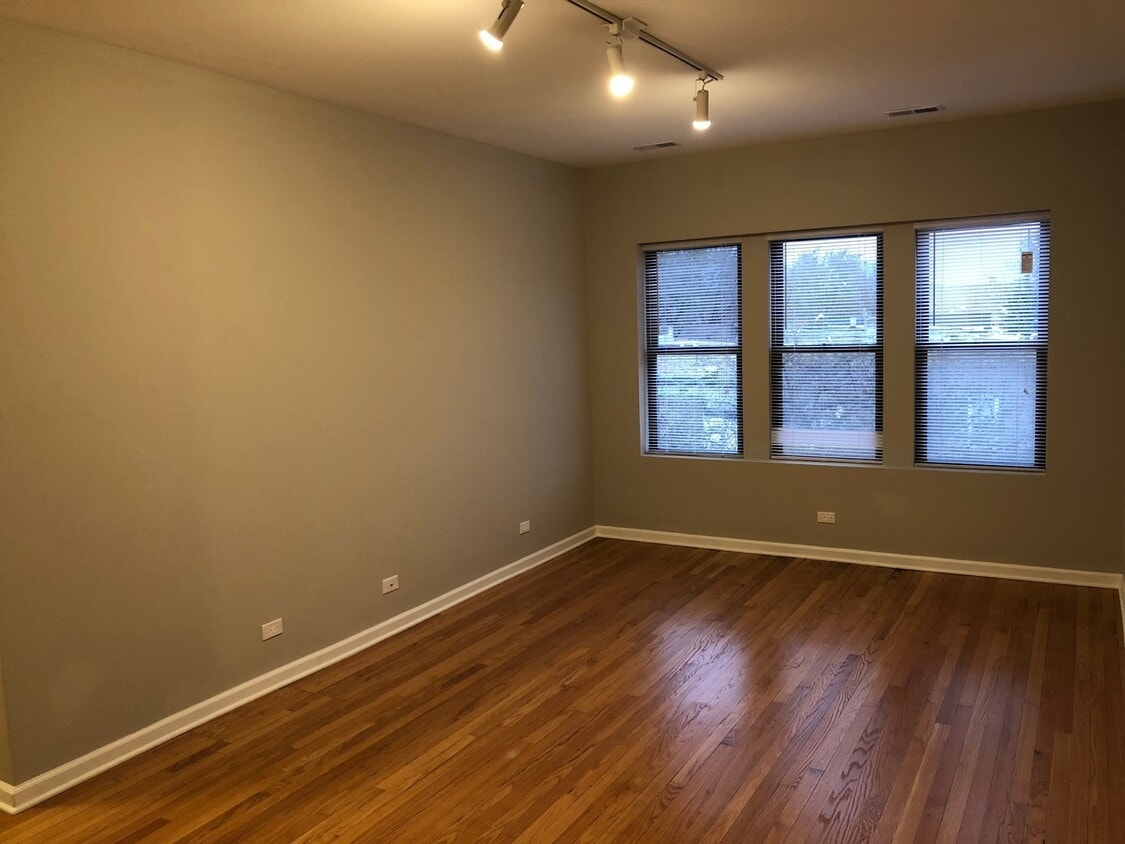 Primary Photo - 3217 W Cullom Ave