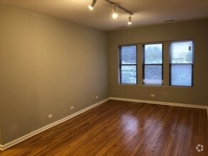 Building Photo - 3217 W Cullom Ave