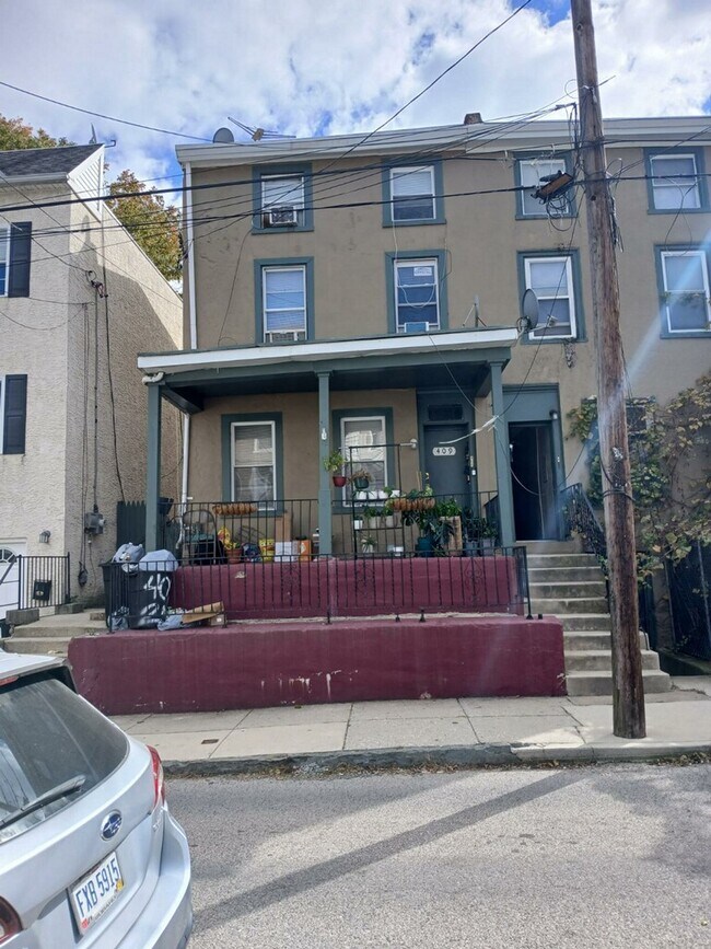 Foto del edificio - 409 DuPont St