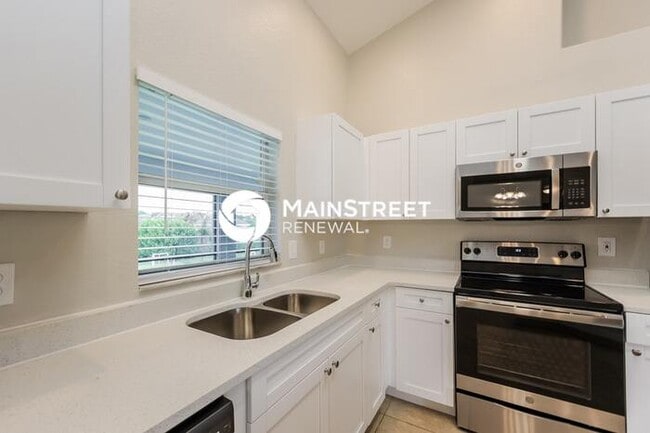 Foto del edificio - 4 Bedroom Pet-Friendly Home in lehigh acres, FL with Main Street Renewal