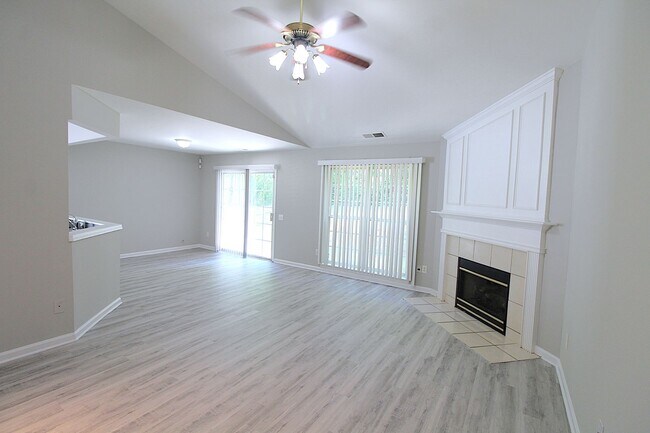 Building Photo - Updated 3-Bedroom Home in Silverstone Neighborhood – Move-In Ready!
