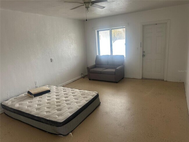 Foto del edificio - 1600 E Duval St