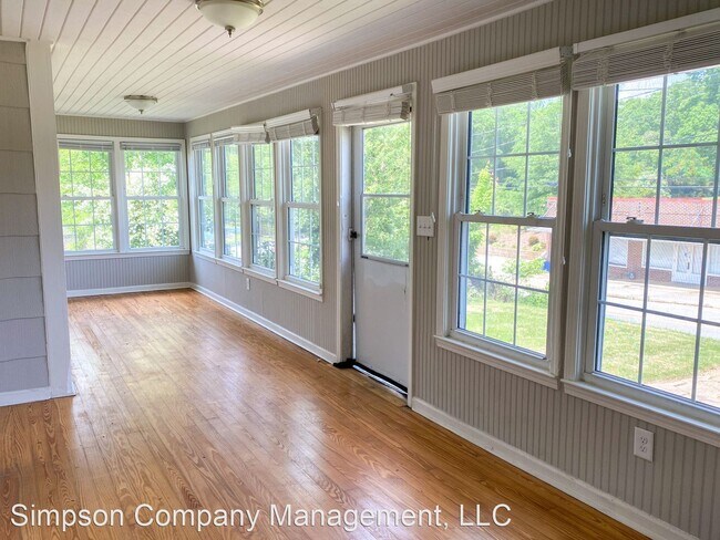 Foto del edificio - 3 br, 3 bath House - 325 N. Bradford St.