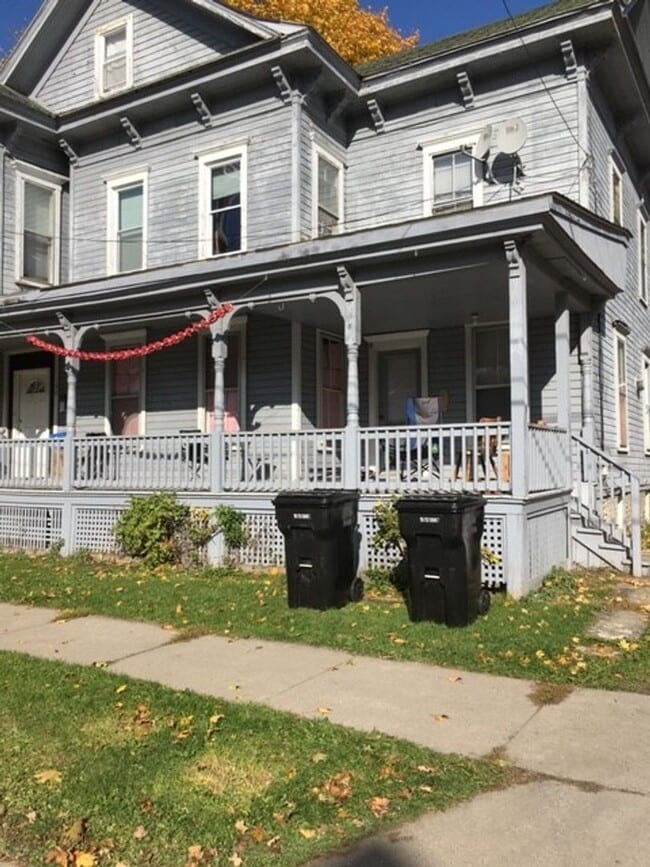 Building Photo - 40 Lincoln Ave