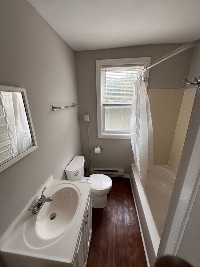 Building Photo - 101 N Gross St