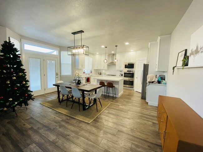 Building Photo - 31 S Serrata Ln