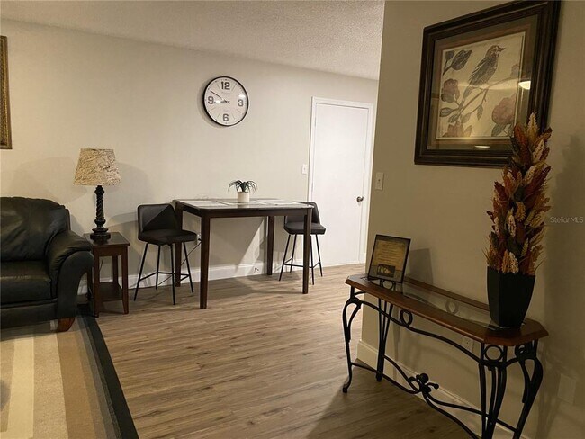 Foto del edificio - 930 Cedar Cir