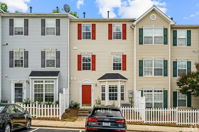 Building Photo - Room in Townhome on Ivory Run Way