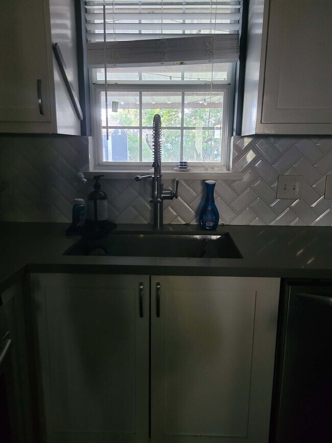 Foto del edificio - 7511 Ilex St