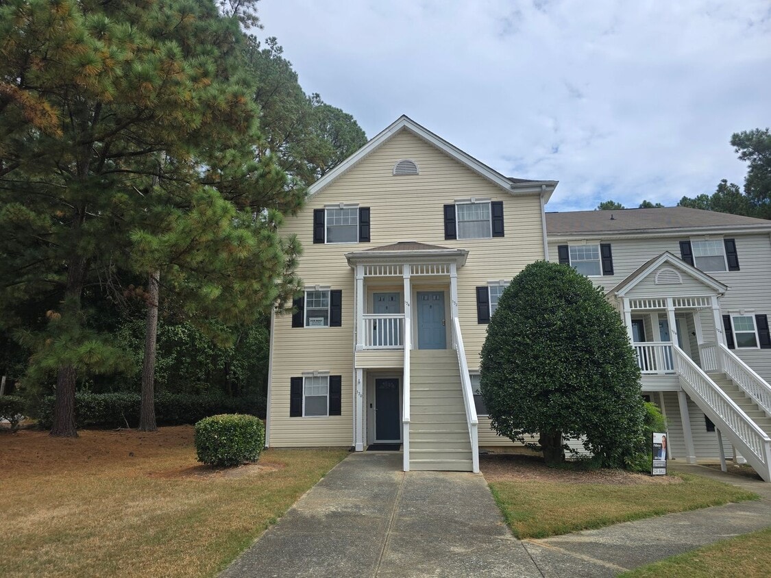 Primary Photo - Convenient 2BR/2.5BA Condo in Chapel Hill