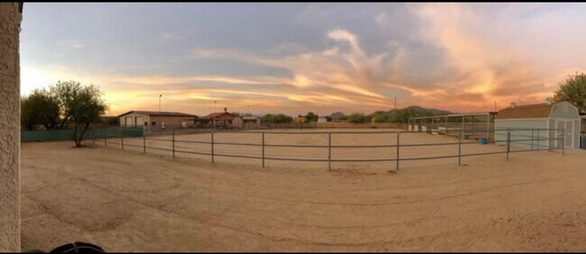 Foto del edificio - 38706 N 27th Ave