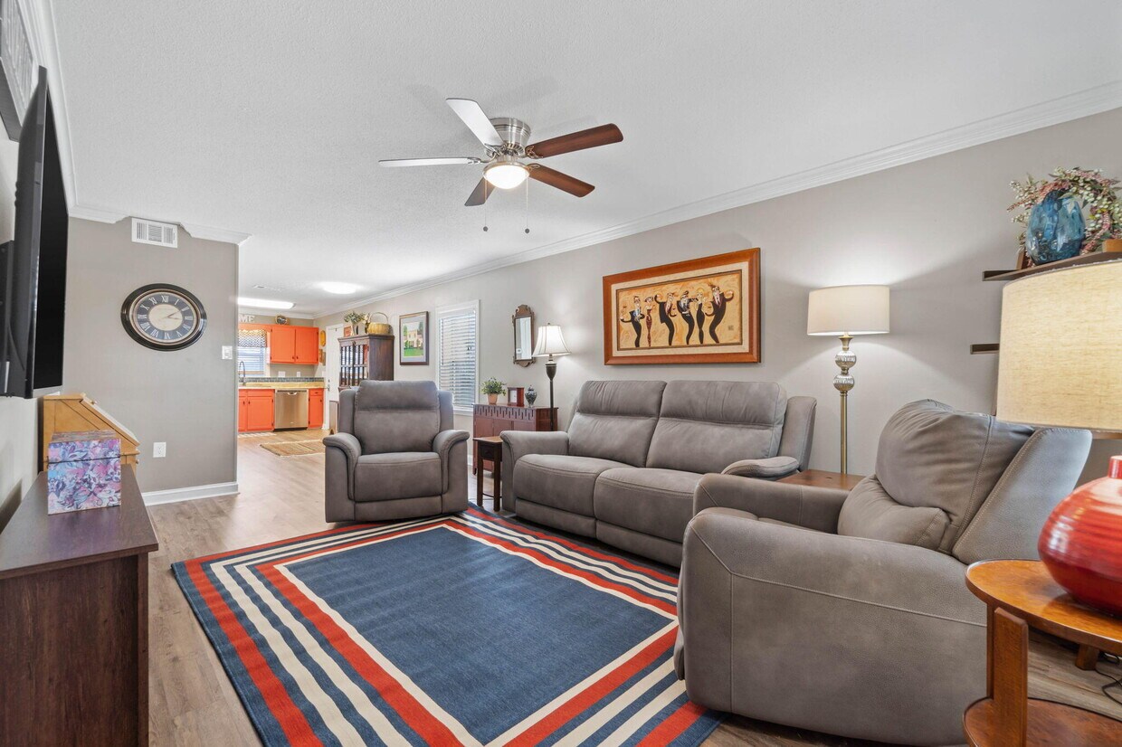 Primary Photo - 603 Mountain Dr
