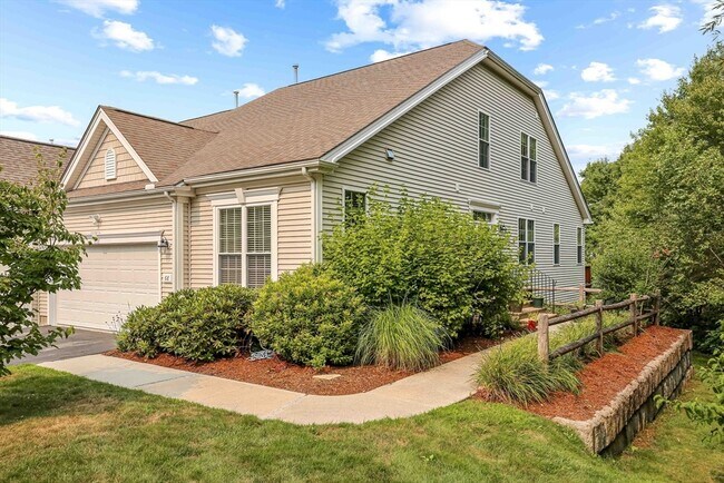 Foto del edificio - 68 Buttercup Ln