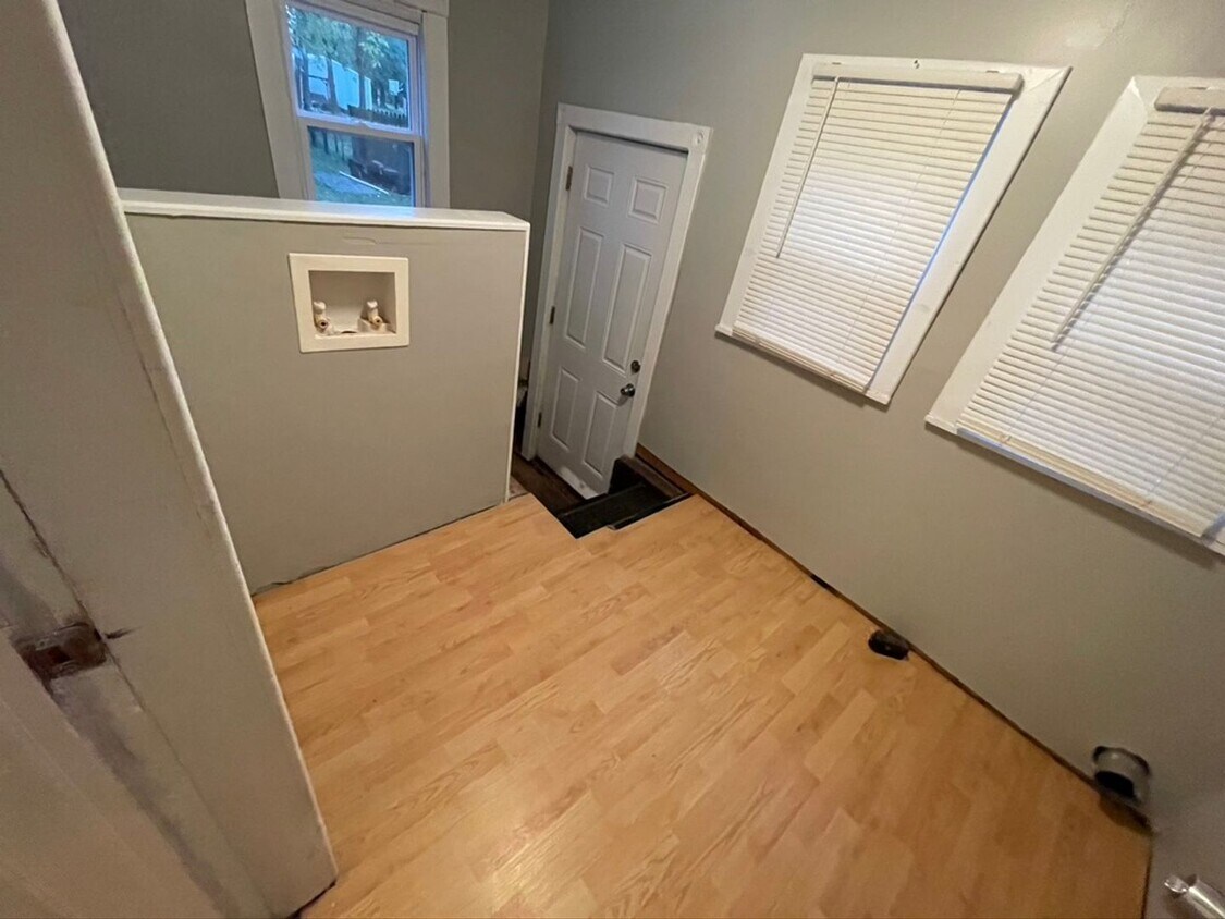 Primary Photo - PRE-LEASING TO APPROVED APPLICANTS!Nice 2 ...